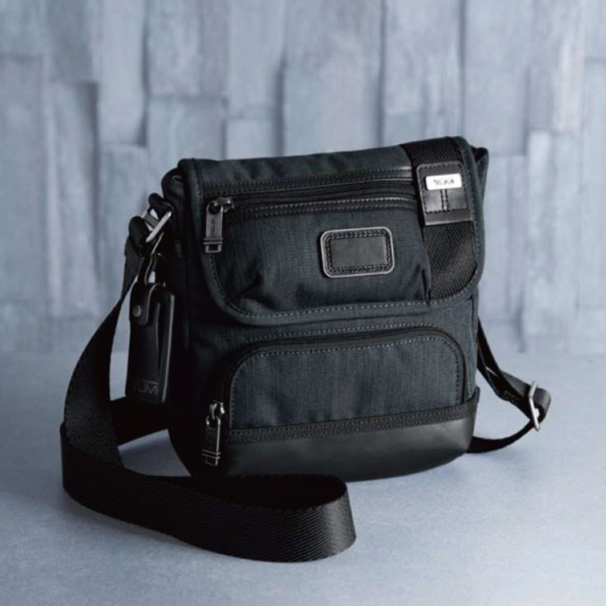 TUMI ミニショルダー レザー ブラウン 92306DB2 TUMI ミニショルダー レザー ブラウン 92306DB2 TUMI ミニ