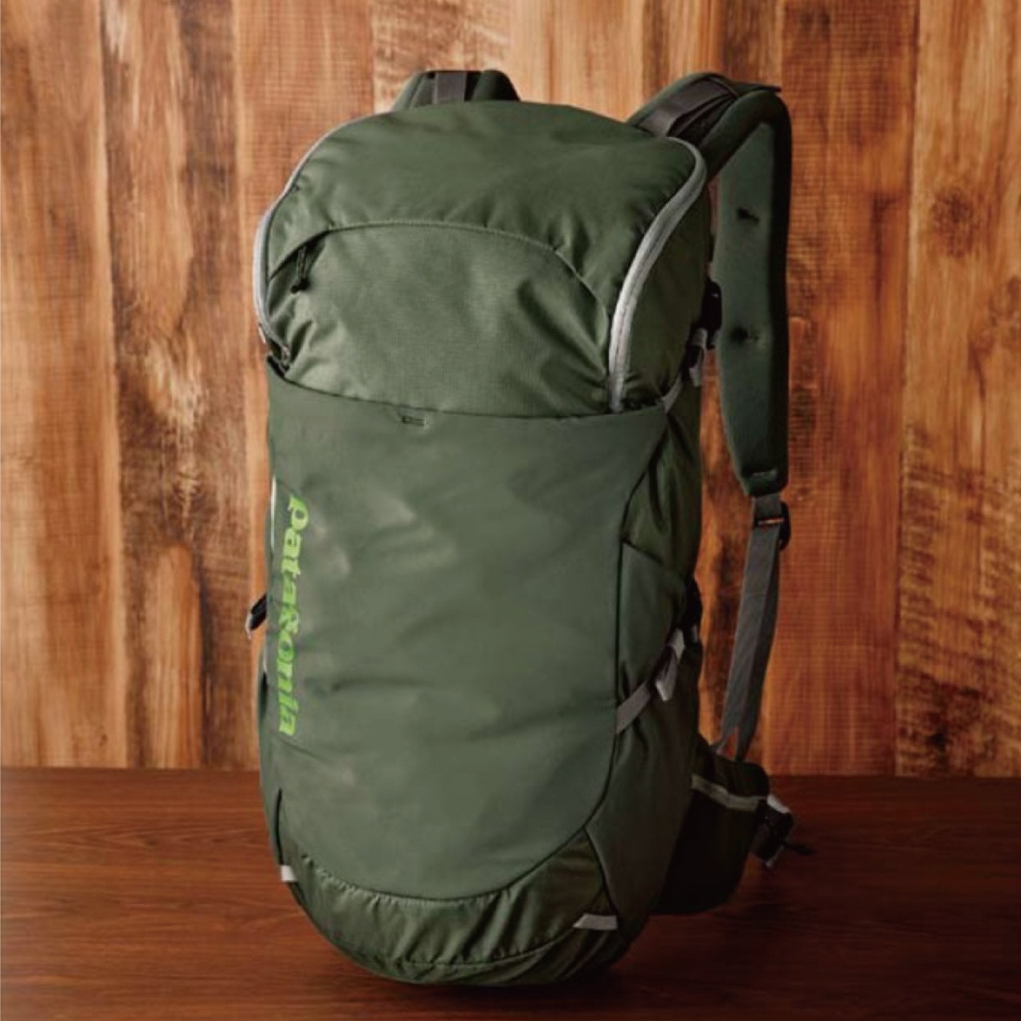 パタゴニア Patagonia ナイントレイルズパック28L (リュック)-