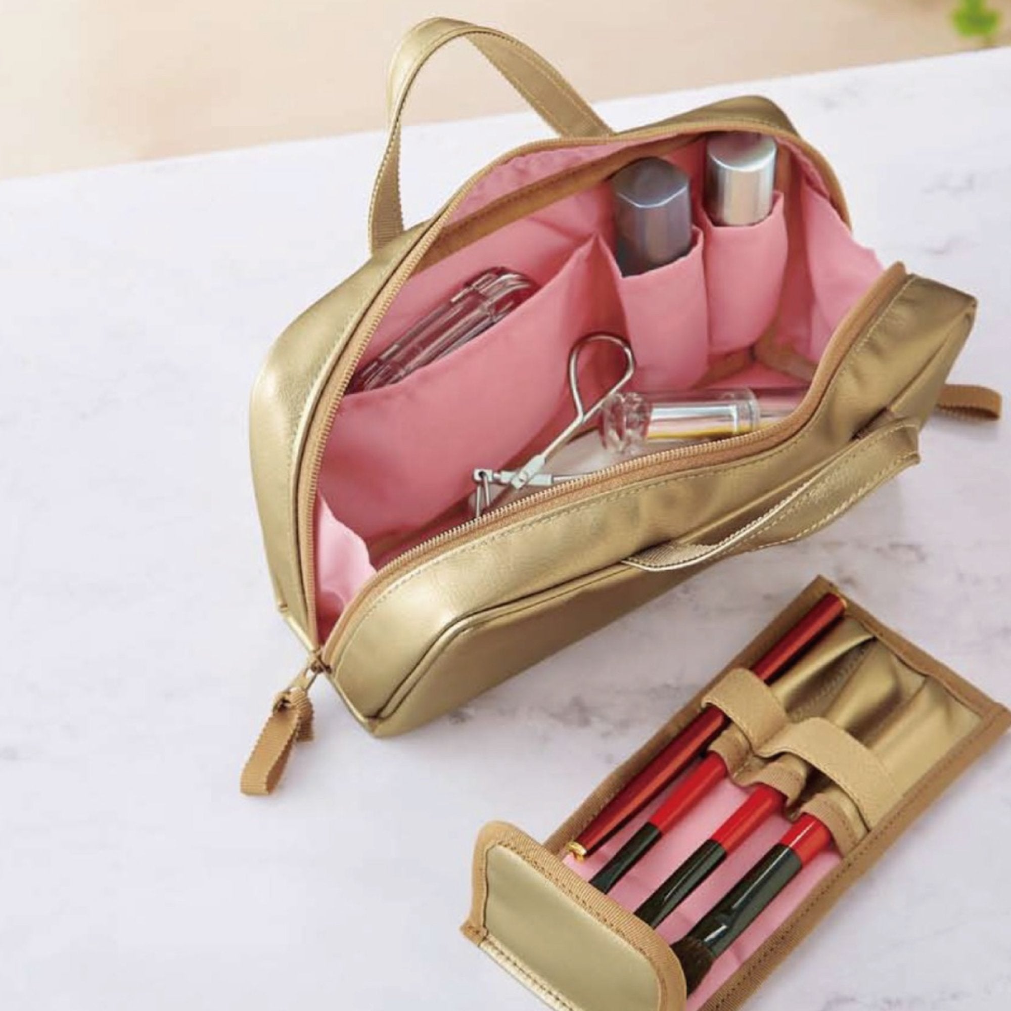 アルティザン＆アーティスト スヌーピー ブラシケース付きバッグ型ポーチ アルティザン＆アーティスト スヌーピー ブラシケース付きバッグ